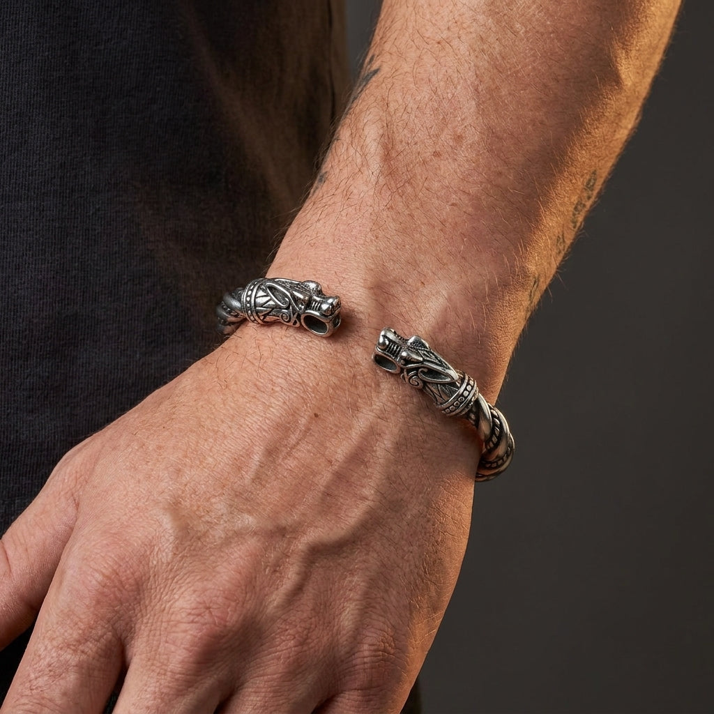 04 worn wrist