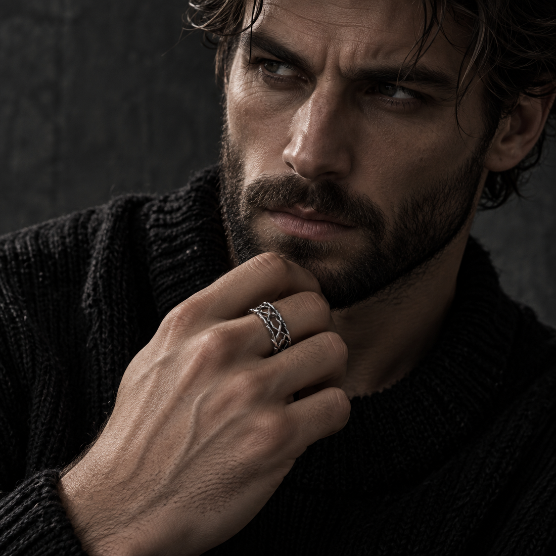 ÞURISAZ thorn ring worn, portrait